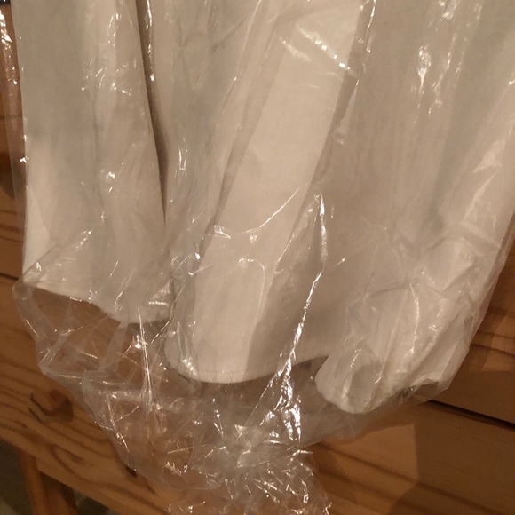 Classic Wedding/Bridal/Event White Dress - Picture 8 of 8